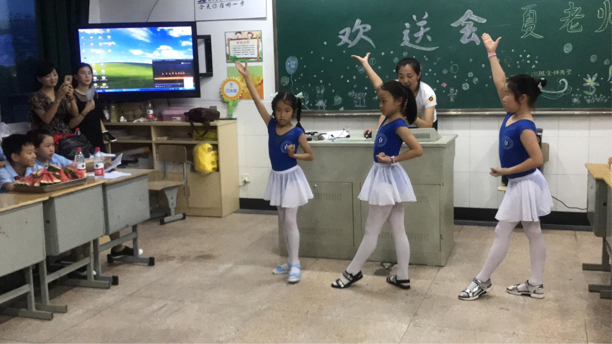 七级舞蹈练字谣相似的舞蹈(北京舞蹈学院舞蹈荷塘月色解析)